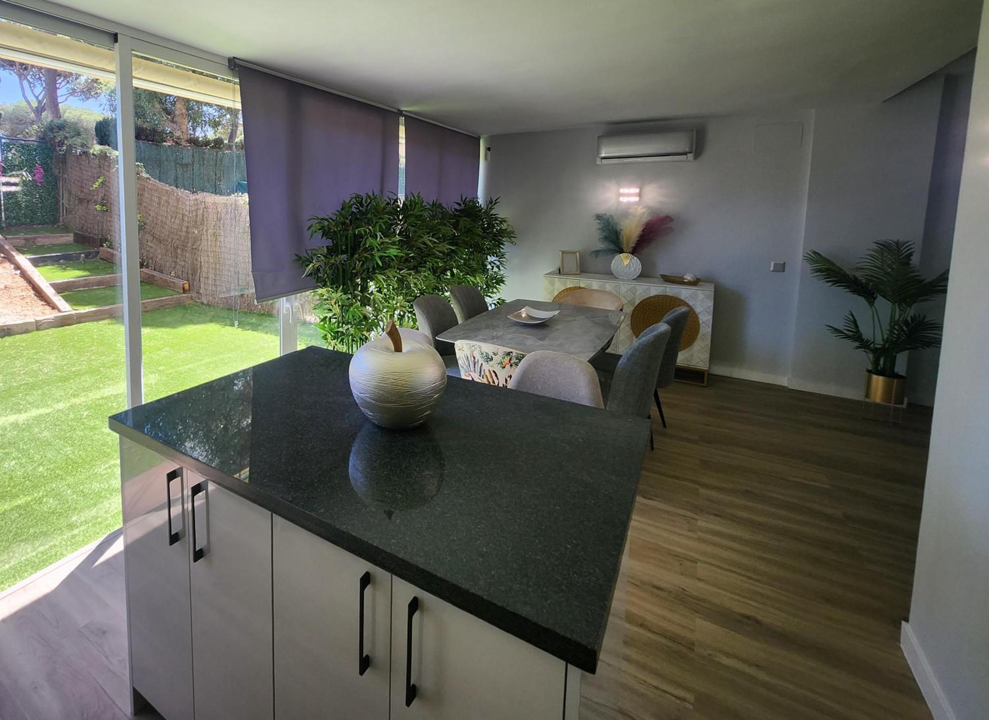 Ansa Beach Apartment - Cabopino, Marbella - Garden Level Экстерьер фото